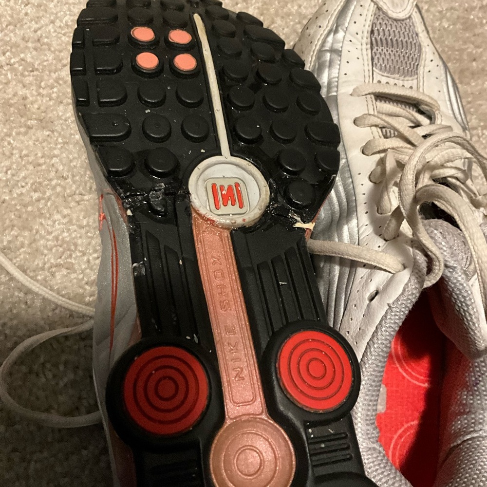 Nike Women's White and Red Sneakers - Picture 4 of 7
